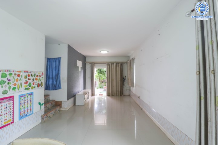 *****ทาวน์เฮ้าส์มือสองย่านนนทบุรี ม.พฤกษาวิลล์28 วงแหวน-รัตนาธิเบศร์ #หลังมุม เนื้อที่เยอะเกือบเท่าบ้านแฝดถึง 34.7 ตร.ว. ฟังก์ชัน 3 ห้องนอน 2 ห้องน้ำ 1 ที่จอดรถ ต่อเติมห้องอเนประสงค์, ครัว และหลังคาโรงรถเรียบร้อยแล้ว บนทำเลเยี่ยมเพียง 8 นาทีก็ถึงรถไฟฟ้าสายสีม่วง "สถานีตลาดบางใหญ่"